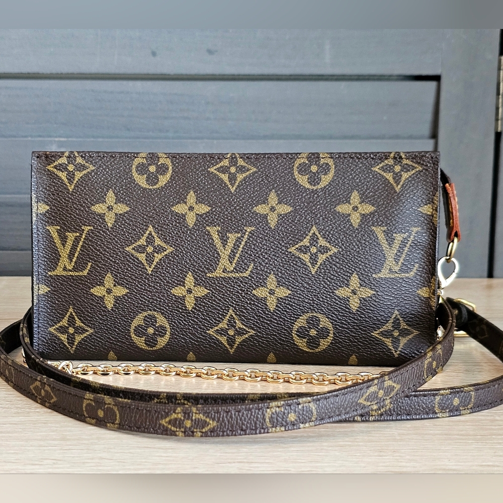 Authentic LOUIS VUITTON Monogram Pochette Pouch Crossbody